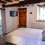 L'angolo Nascosto Pensión 3*